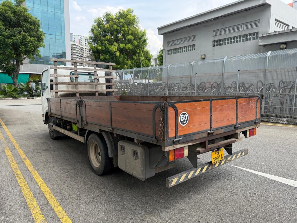 2013/07 ISUZU Elf Truck - NPR75UH5AC SERVICING RECORD