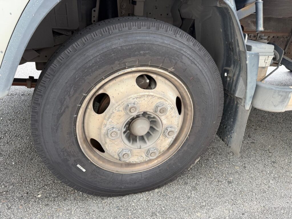 2013/07 ISUZU Elf Truck - NPR75UH5AC SERVICING RECORD