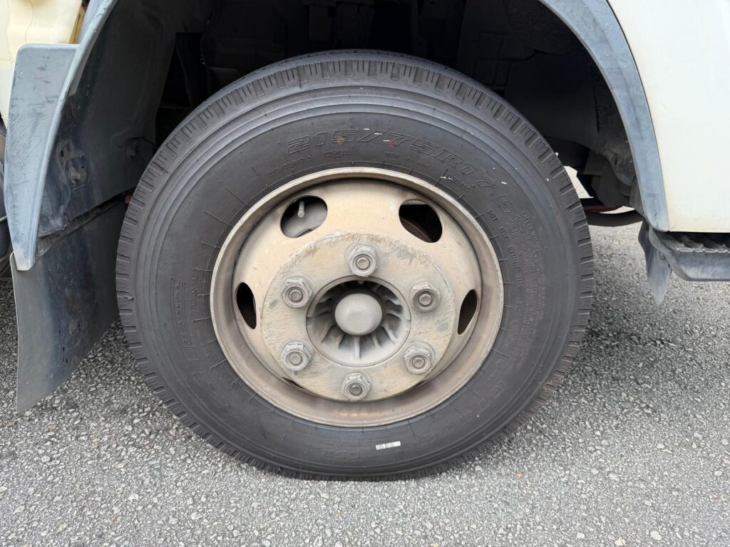 2013/07 ISUZU Elf Truck - NPR75UH5AC SERVICING RECORD