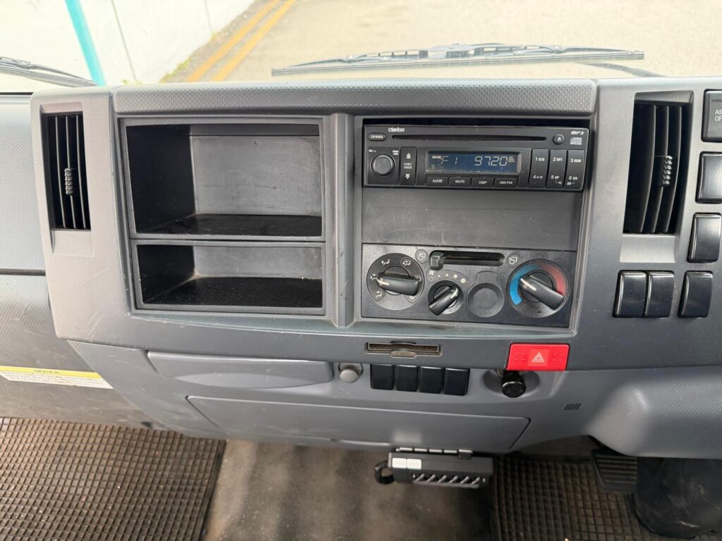 2013/07 ISUZU Elf Truck - NPR75UH5AC SERVICING RECORD