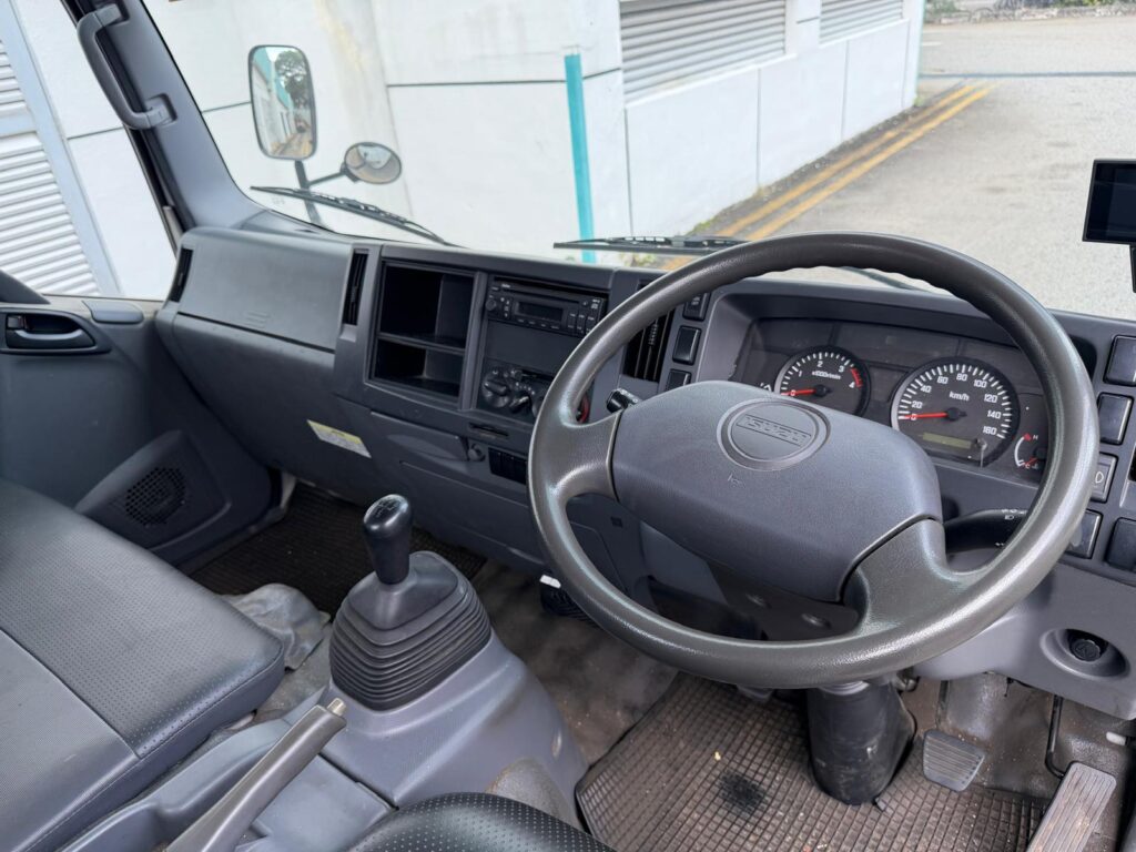 2013/07 ISUZU Elf Truck - NPR75UH5AC SERVICING RECORD
